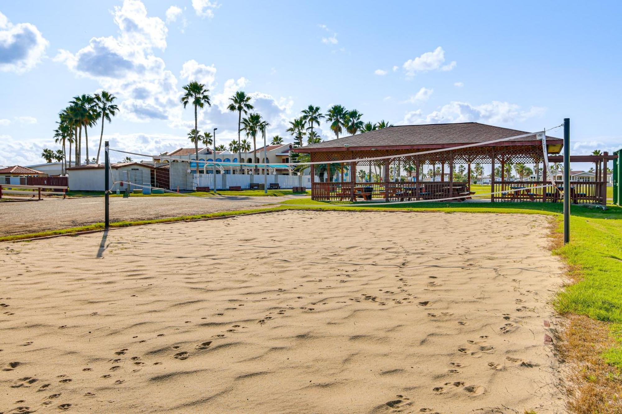 Cozy Waterfront Port Isabel Cottage With Deck! المظهر الخارجي الصورة